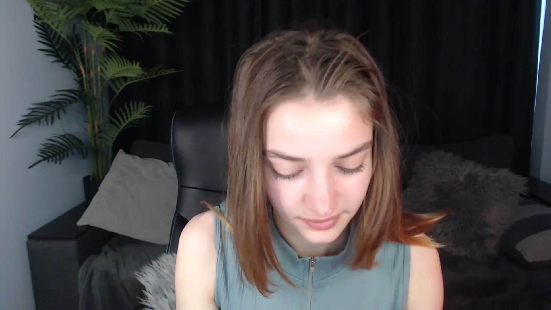 Gallery image thumbnail from LaraMinx's myfreecams stream on, 05/09/2026, 08:46 image 17 of 20