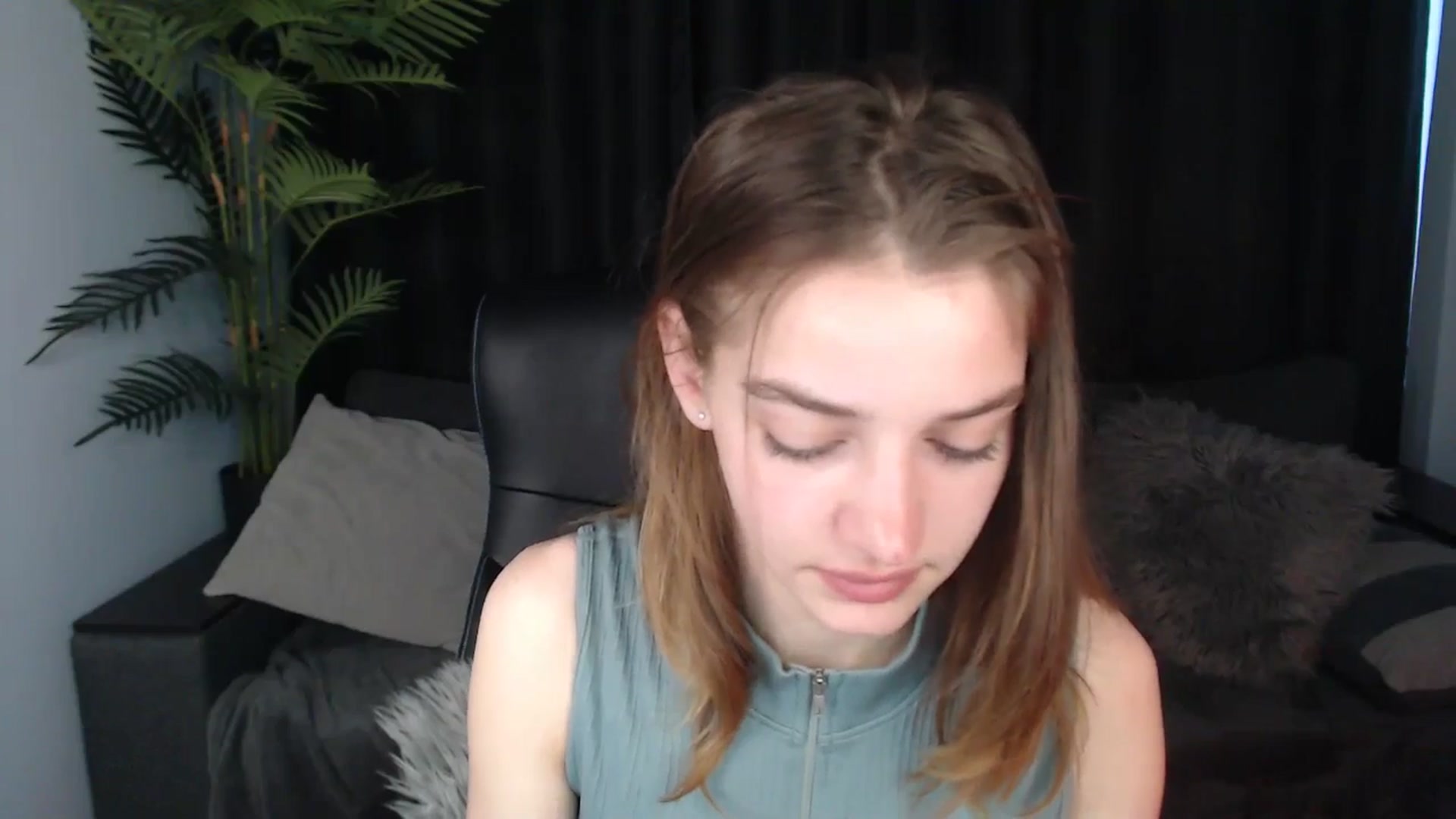 Gallery image thumbnail from LaraMinx's myfreecams stream on, 05/09/2026, 08:46 image 10 of 20