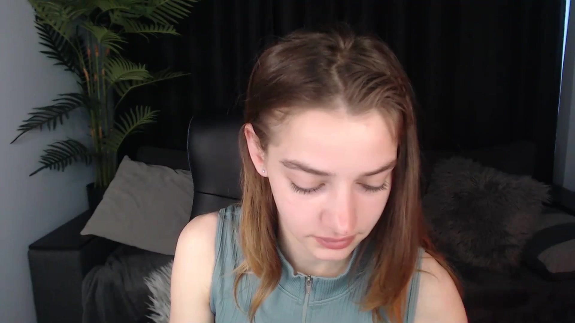 Gallery image thumbnail from LaraMinx's myfreecams stream on, 05/09/2026, 08:46 image 6 of 20