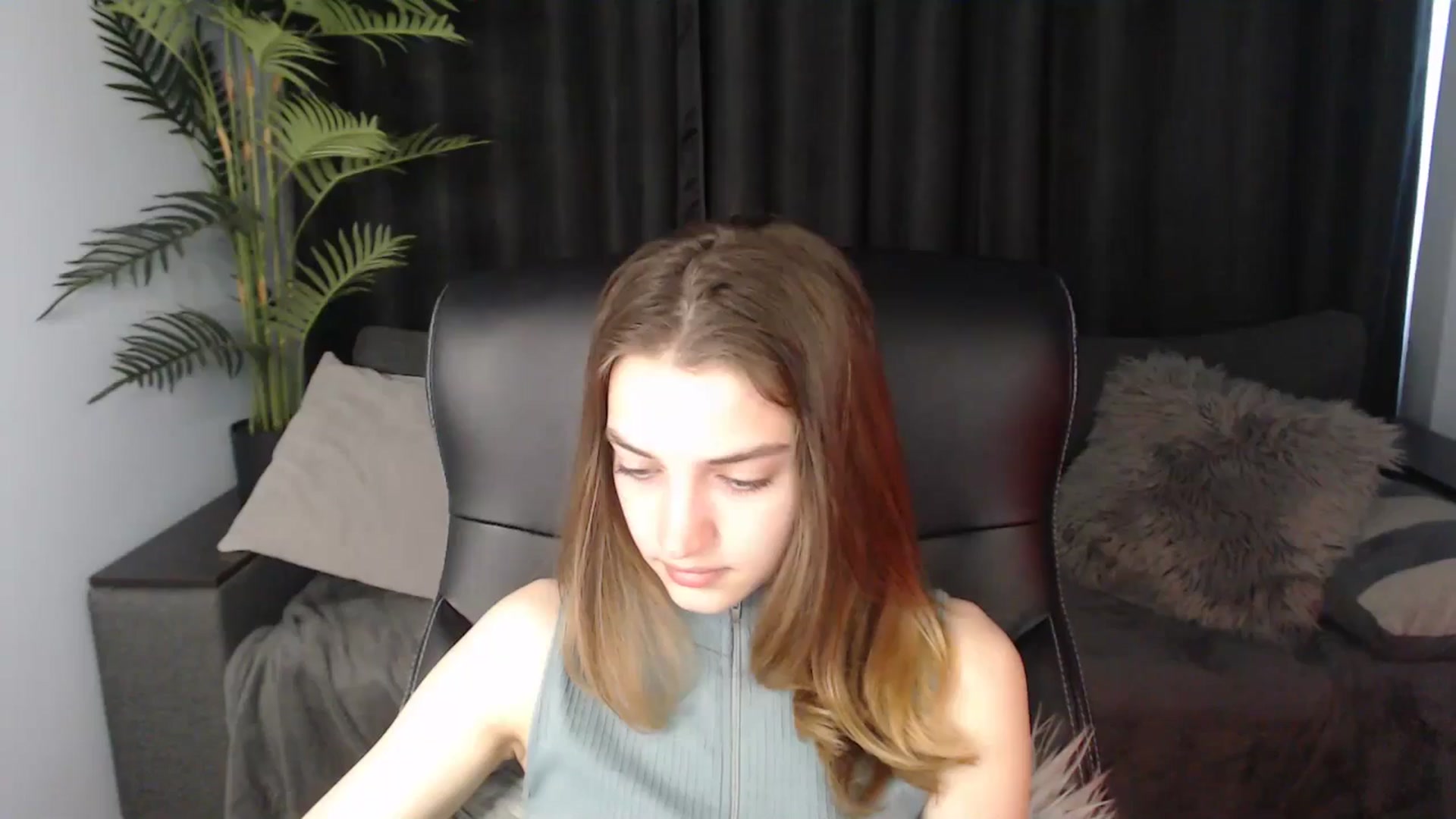 Gallery image thumbnail from LaraMinx's myfreecams stream on, 05/09/2026, 10:24 image 10 of 20