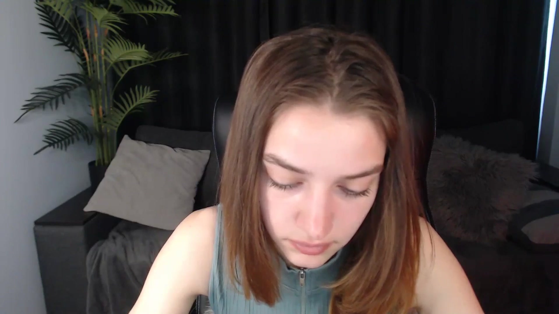 Gallery image thumbnail from LaraMinx's myfreecams stream on, 05/09/2026, 10:24 image 16 of 20