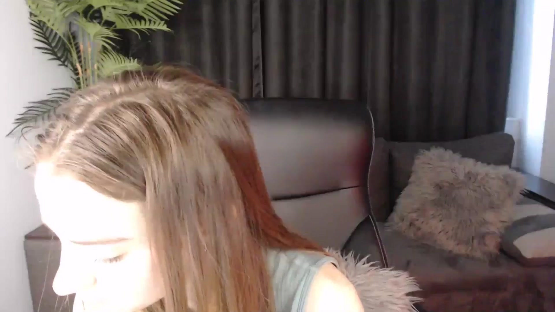 Gallery image thumbnail from LaraMinx's myfreecams stream on, 05/09/2026, 11:26 image 6 of 20