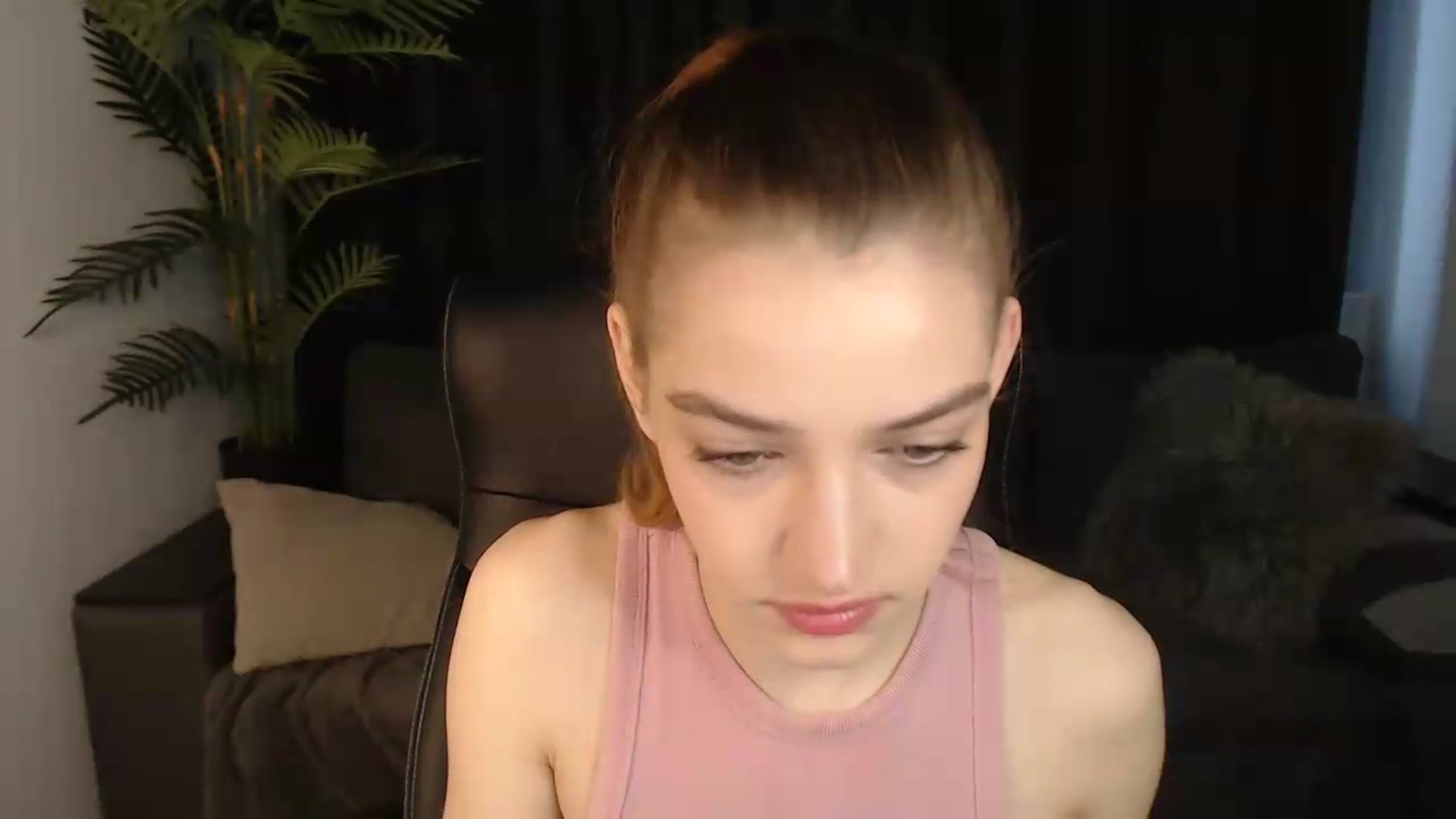 Gallery image thumbnail from LaraMinx's myfreecams stream on, 05/10/2026, 08:29 image 4 of 20