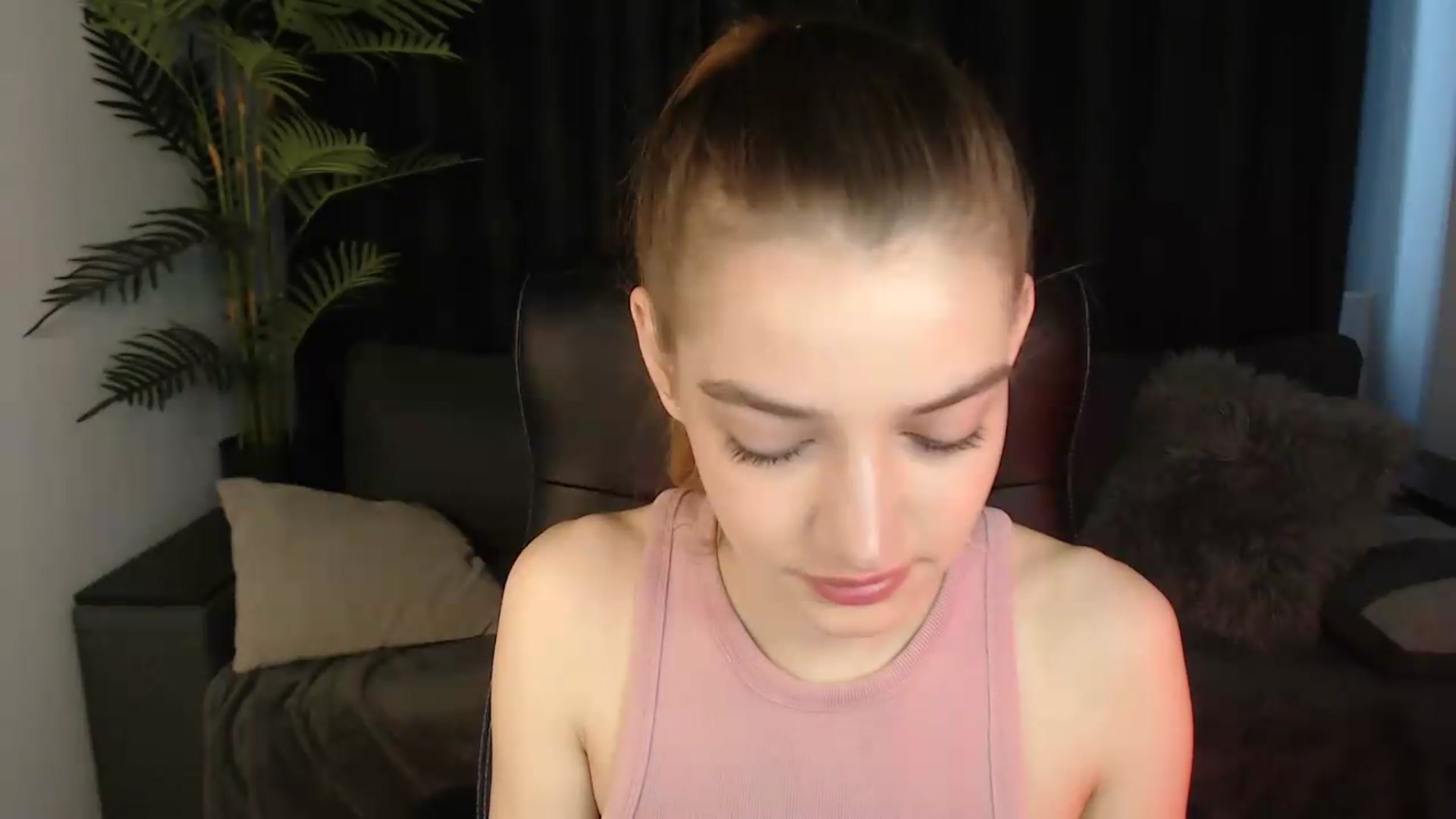 Gallery image thumbnail from LaraMinx's myfreecams stream on, 05/10/2026, 08:29 image 14 of 20