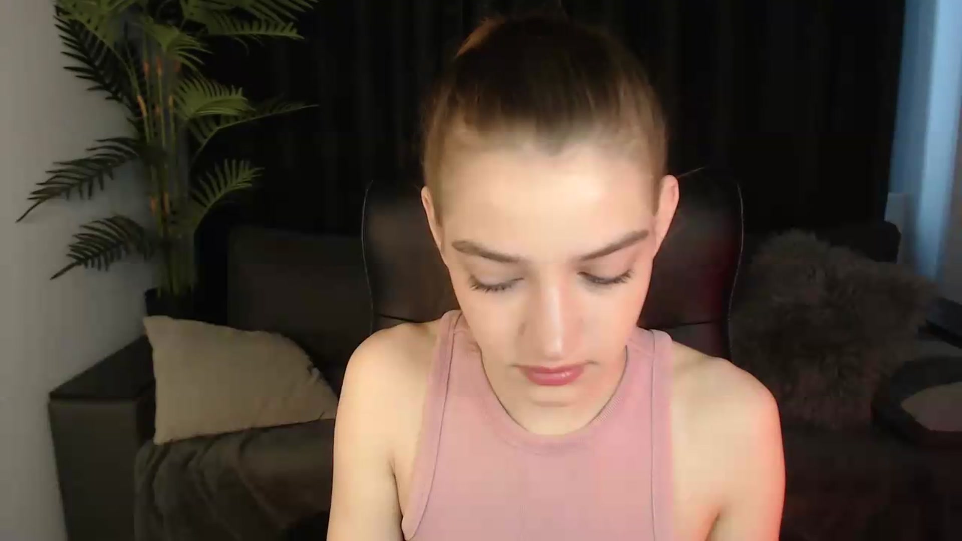 Gallery image thumbnail from LaraMinx's myfreecams stream on, 05/10/2026, 08:29 image 13 of 20