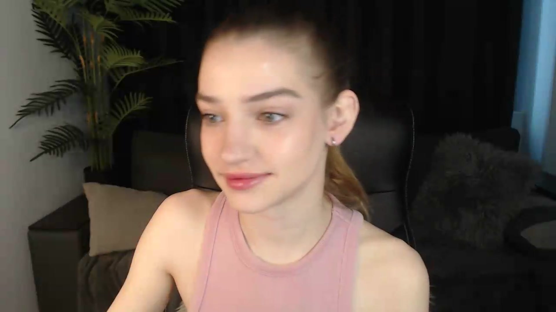 Gallery image thumbnail from LaraMinx's myfreecams stream on, 05/10/2026, 08:29 image 2 of 20