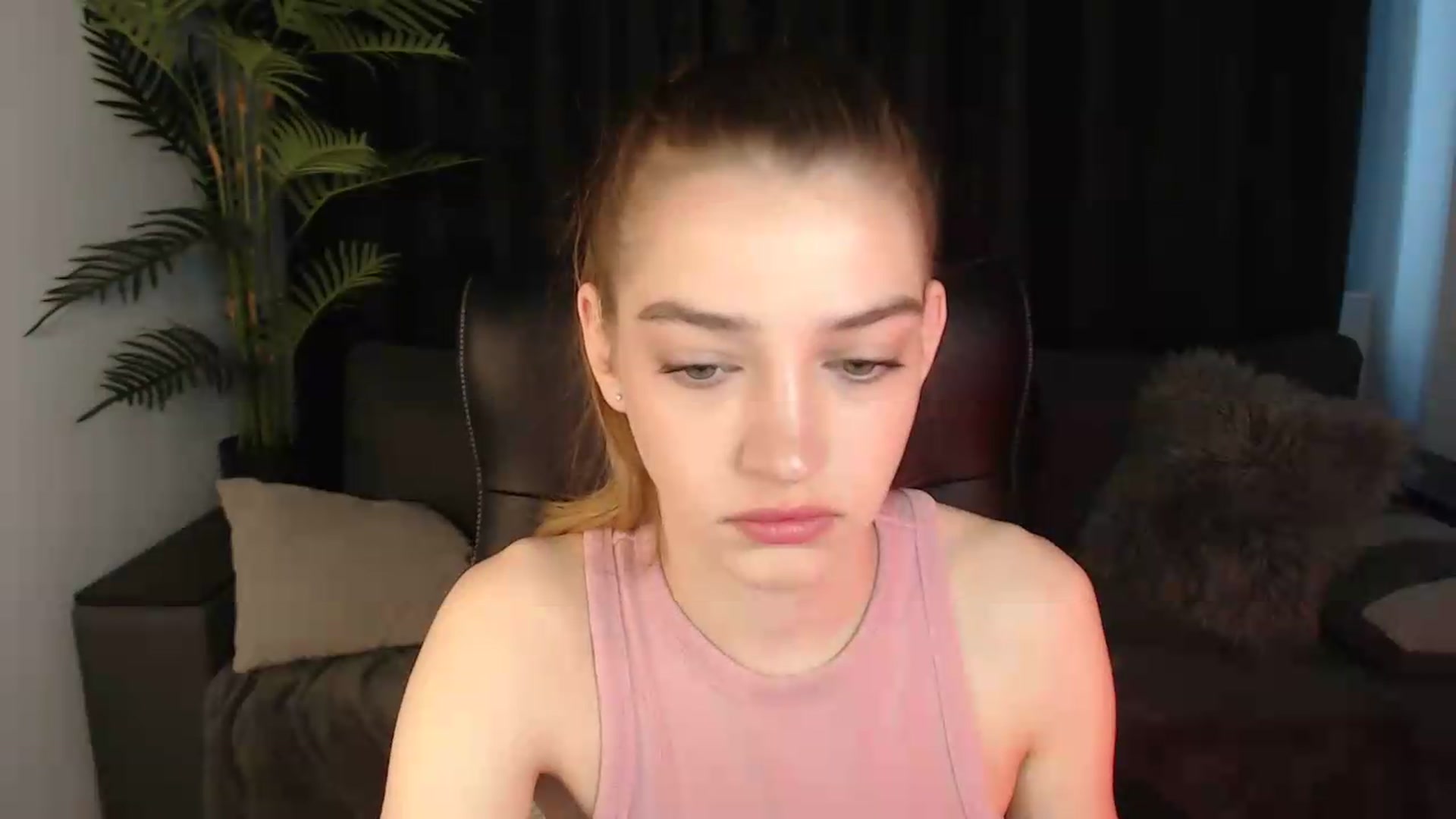 Gallery image thumbnail from LaraMinx's myfreecams stream on, 05/10/2026, 08:29 image 18 of 20