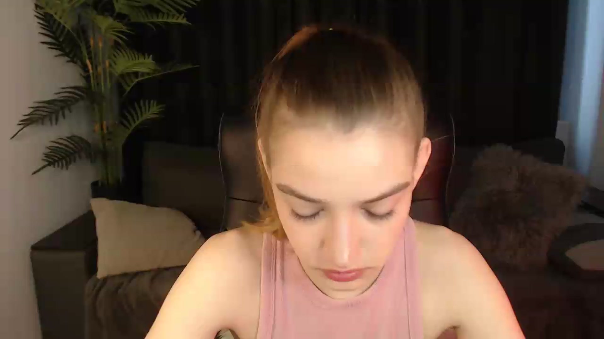 Gallery image thumbnail from LaraMinx's myfreecams stream on, 05/10/2026, 08:29 image 20 of 20