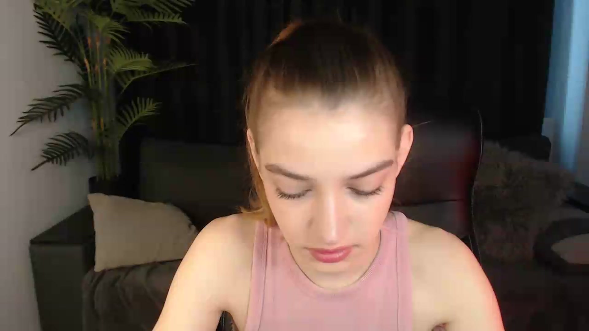 Gallery image thumbnail from LaraMinx's myfreecams stream on, 05/10/2026, 08:29 image 19 of 20
