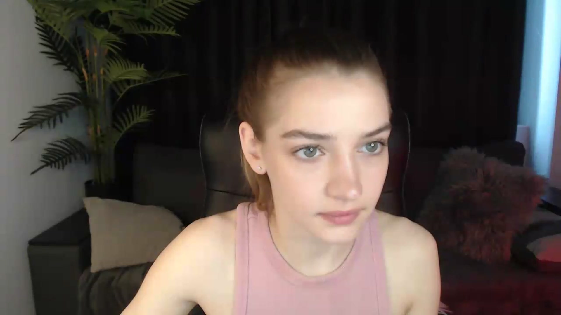 Gallery image thumbnail from LaraMinx's myfreecams stream on, 05/10/2026, 09:50 image 5 of 20