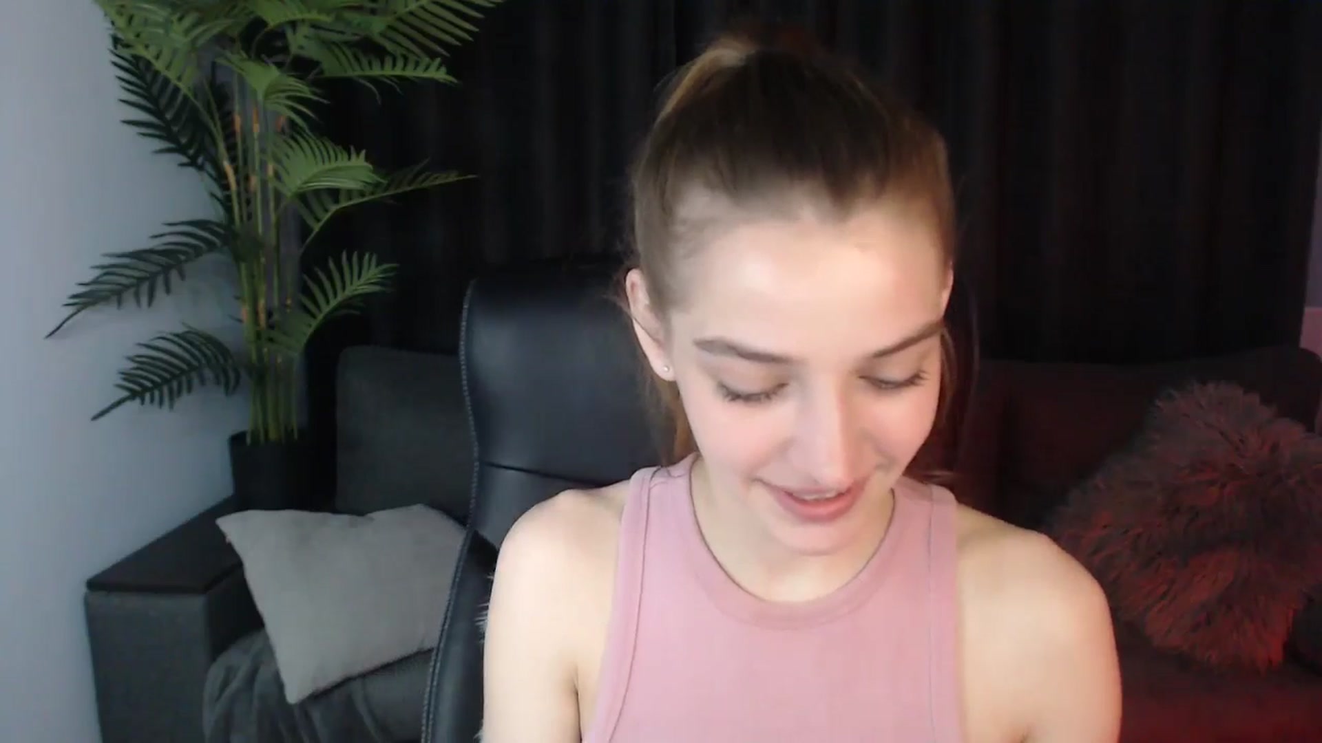 Gallery image thumbnail from LaraMinx's myfreecams stream on, 05/10/2026, 14:05 image 20 of 20