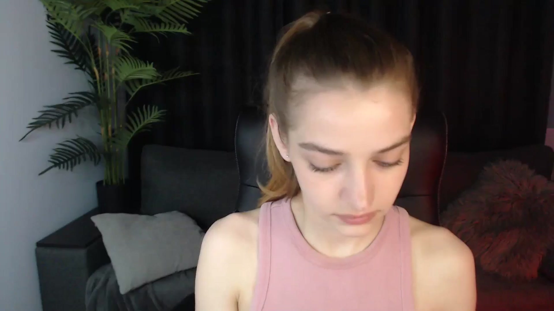 Gallery image thumbnail from LaraMinx's myfreecams stream on, 05/10/2026, 14:05 image 7 of 20