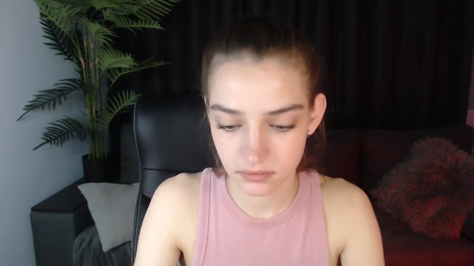 Gallery image thumbnail from LaraMinx's myfreecams stream on, 05/10/2026, 14:05 image 14 of 20