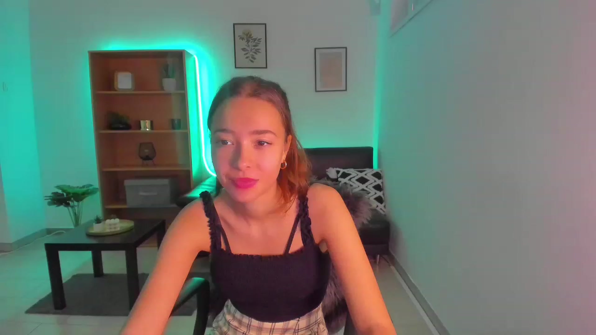 Gallery image thumbnail from Lara_lust18's myfreecams stream on, 02/18/2023, 11:47 image 3 of 20