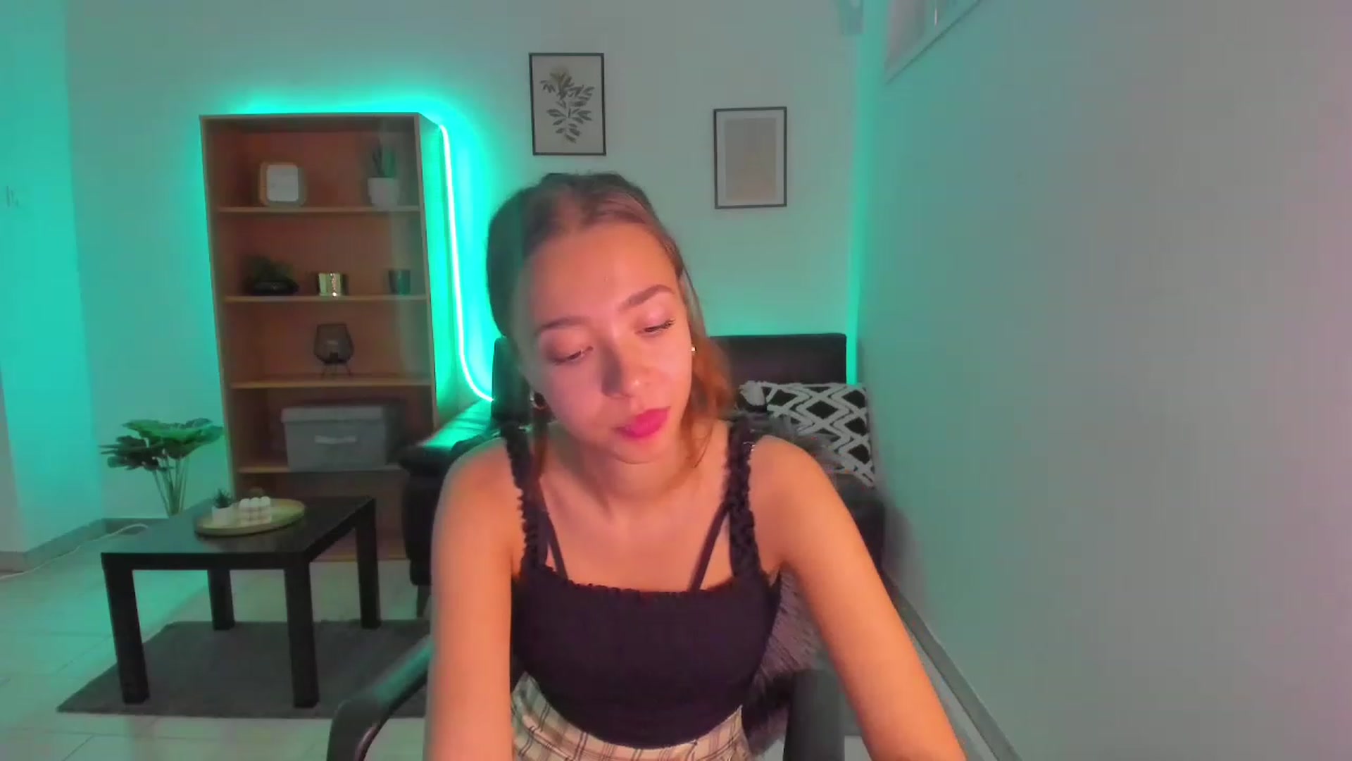 Gallery image thumbnail from Lara_lust18's myfreecams stream on, 02/18/2023, 11:47 image 19 of 20