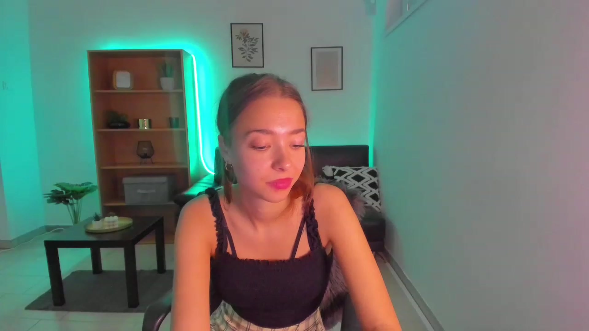 Gallery image thumbnail from Lara_lust18's myfreecams stream on, 02/18/2023, 11:47 image 14 of 20