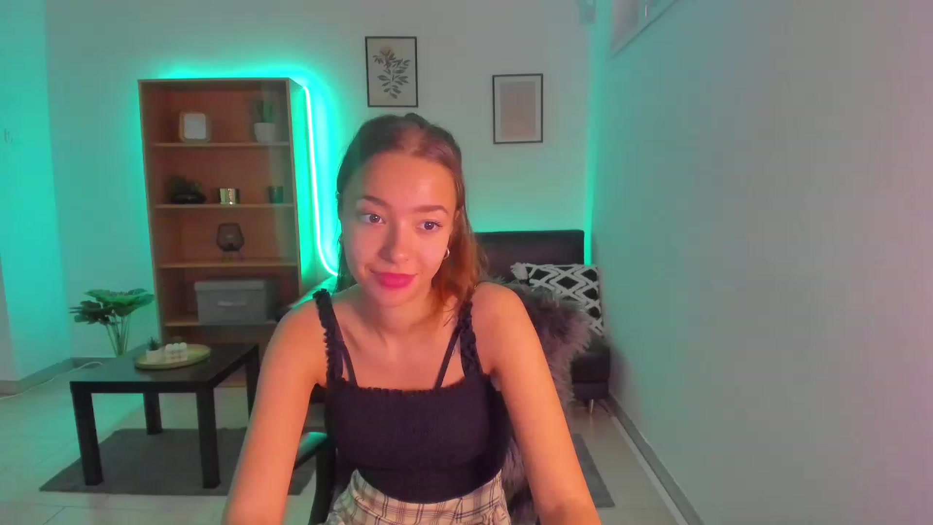 Gallery image thumbnail from Lara_lust18's myfreecams stream on, 02/18/2023, 11:47 image 6 of 20