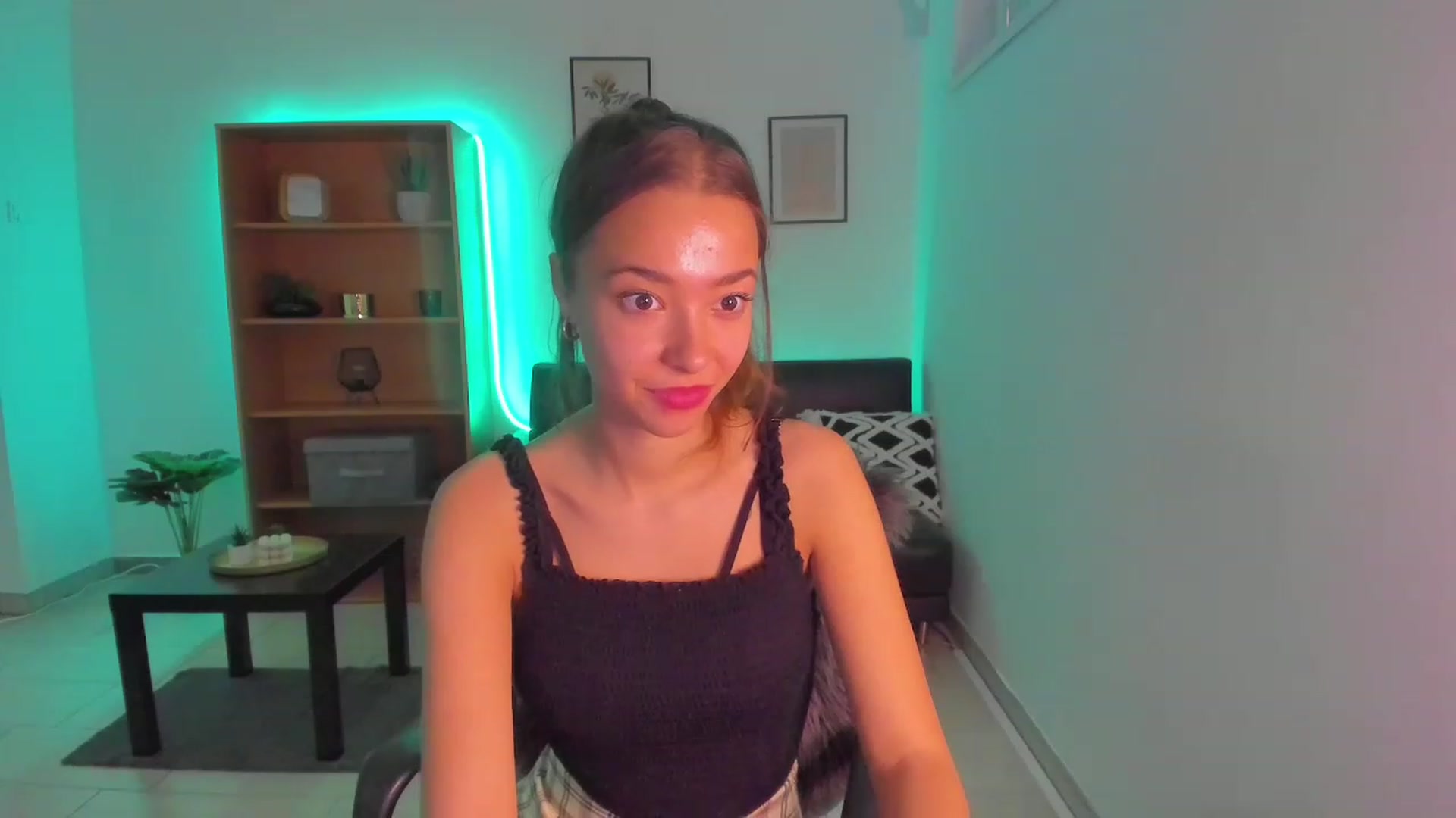 Gallery image thumbnail from Lara_lust18's myfreecams stream on, 02/18/2023, 11:47 image 10 of 20