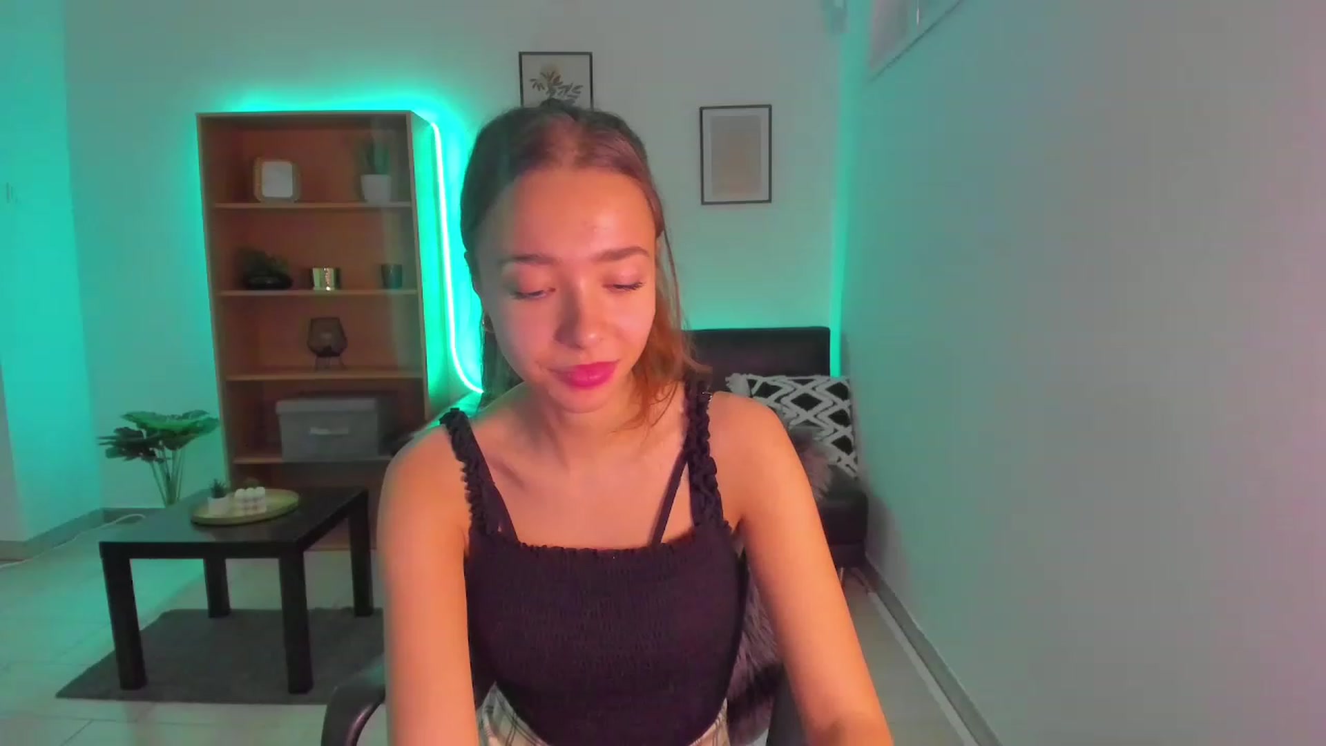 Gallery image thumbnail from Lara_lust18's myfreecams stream on, 02/18/2023, 11:47 image 11 of 20
