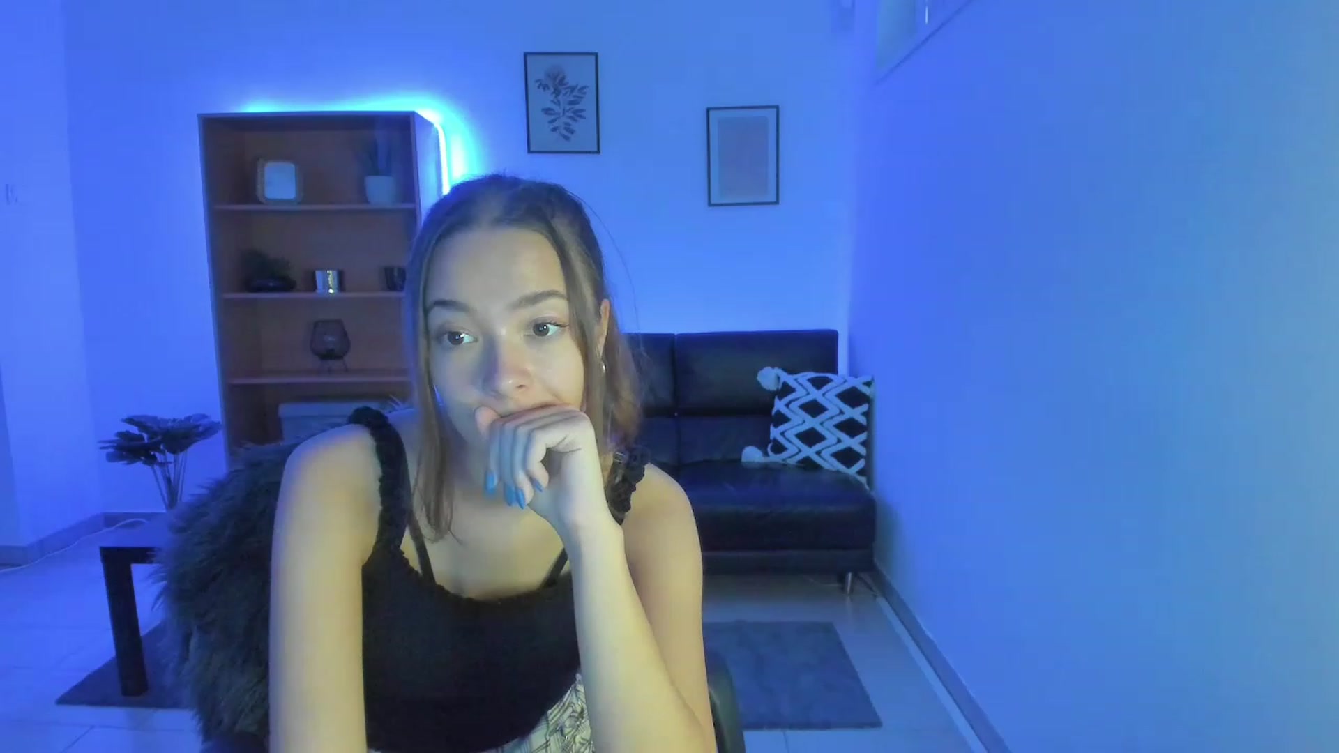 Gallery image thumbnail from Lara_lust18's myfreecams stream on, 02/18/2023, 13:18 image 14 of 20