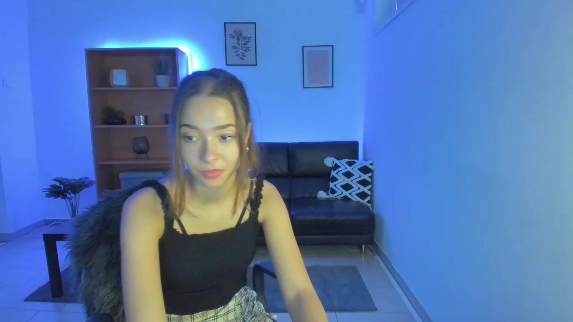 Gallery image thumbnail from Lara_lust18's myfreecams stream on, 02/18/2023, 13:18 image 11 of 20