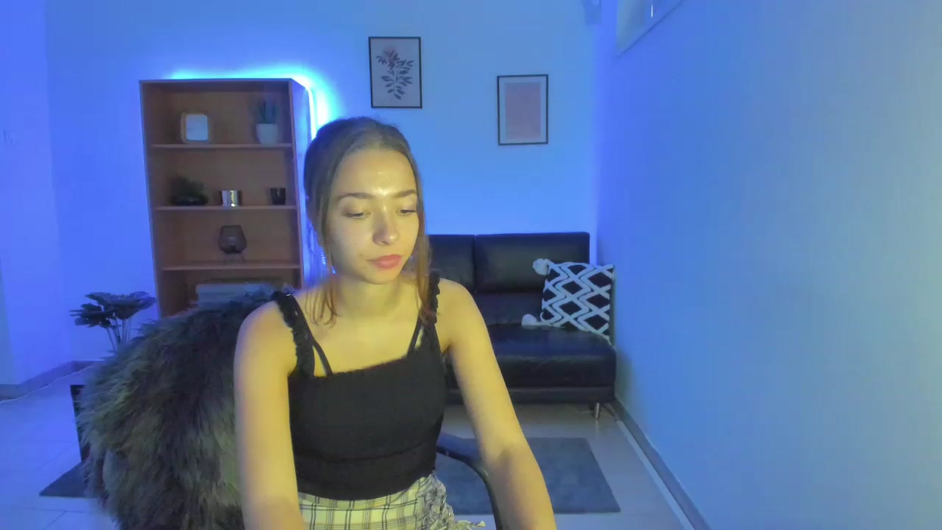 Gallery image thumbnail from Lara_lust18's myfreecams stream on, 02/18/2023, 13:18 image 5 of 20