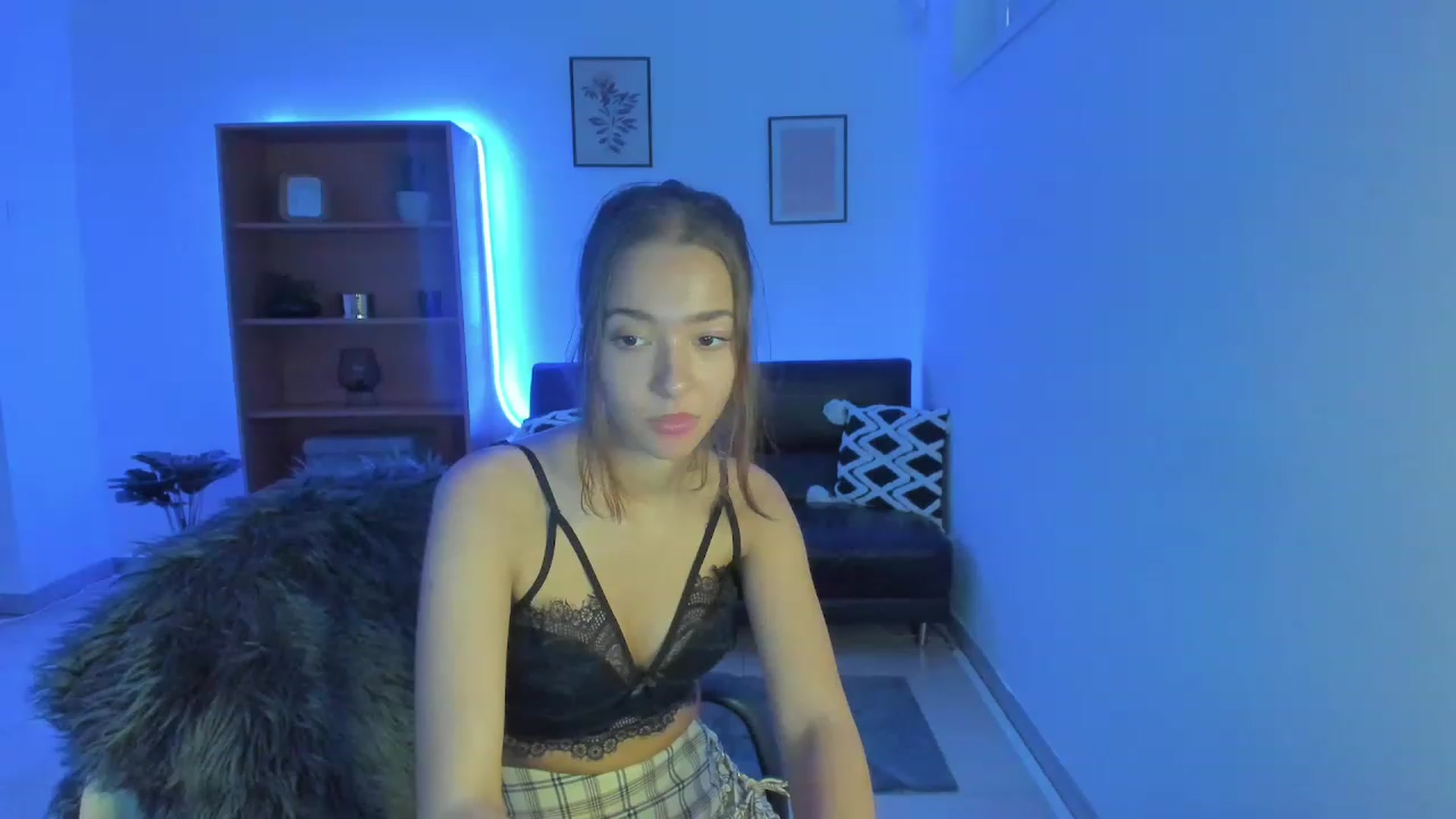 Gallery image thumbnail from Lara_lust18's myfreecams stream on, 02/18/2023, 13:18 image 20 of 20