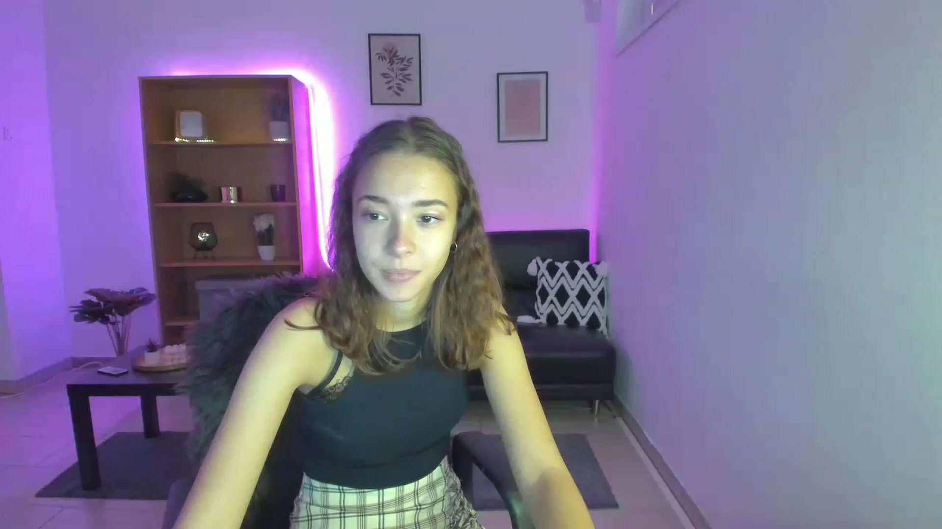 Gallery image thumbnail from Lara_lust18's myfreecams stream on, 02/28/2023, 11:28 image 12 of 20