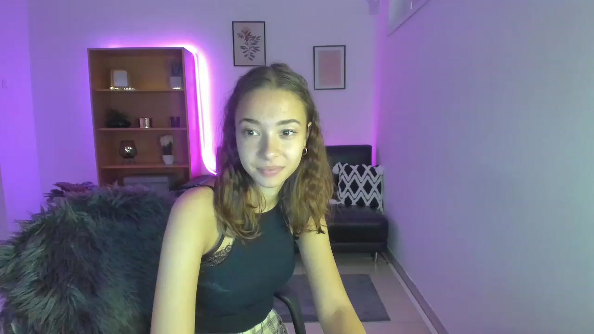 Gallery image thumbnail from Lara_lust18's myfreecams stream on, 02/28/2023, 11:28 image 15 of 20