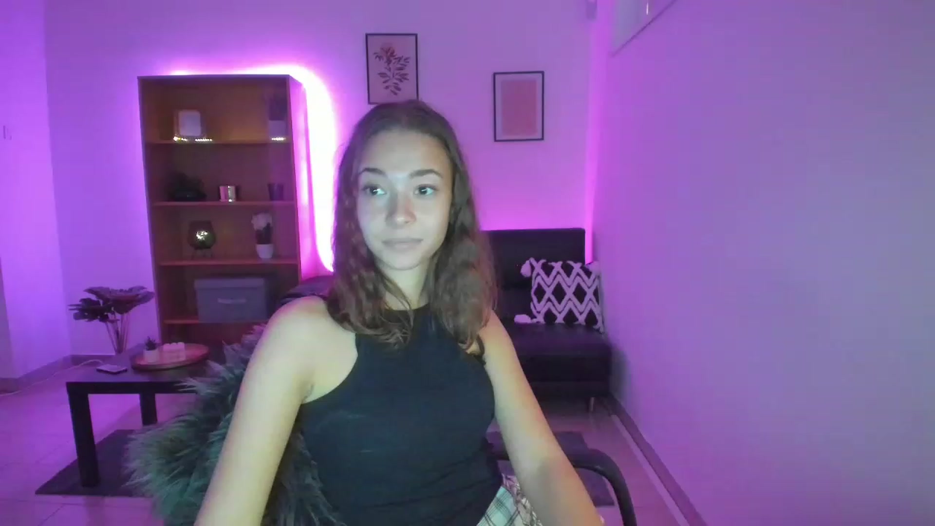 Gallery image thumbnail from Lara_lust18's myfreecams stream on, 02/28/2023, 12:31 image 19 of 20
