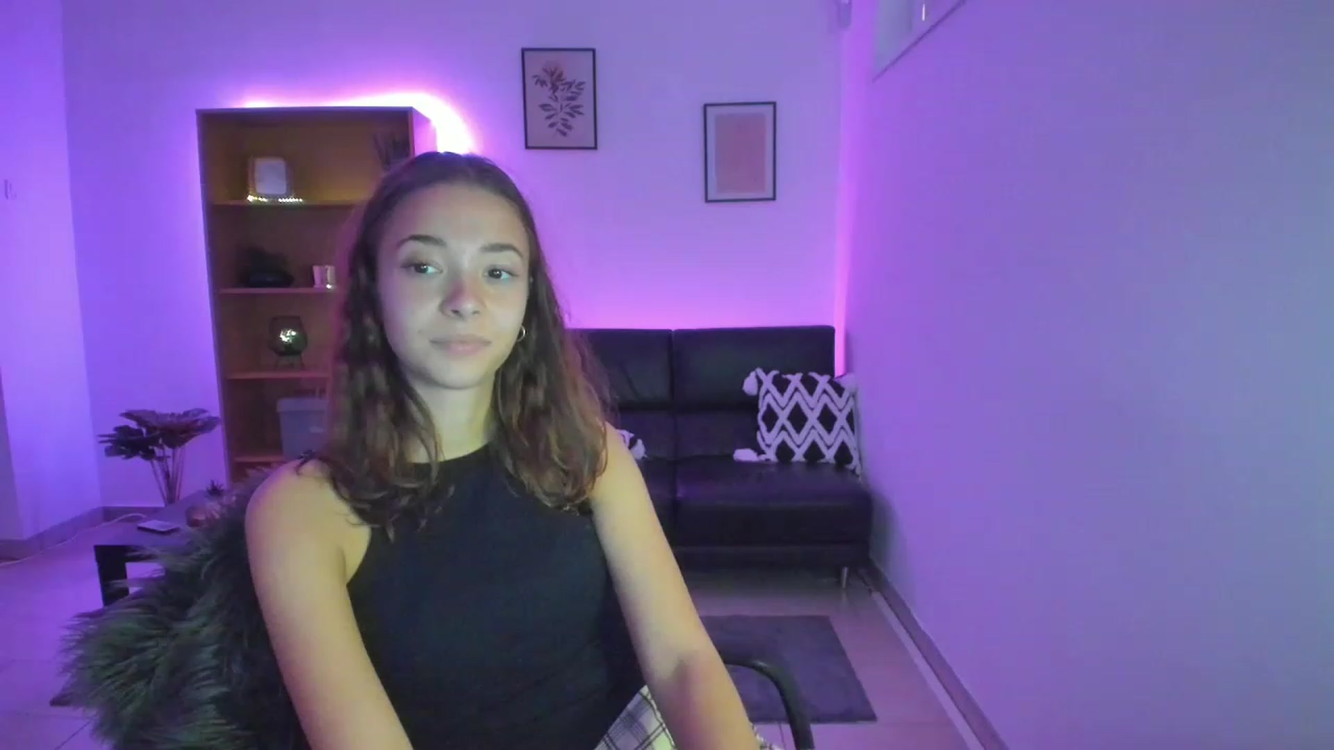 Gallery image thumbnail from Lara_lust18's myfreecams stream on, 02/28/2023, 12:31 image 7 of 20
