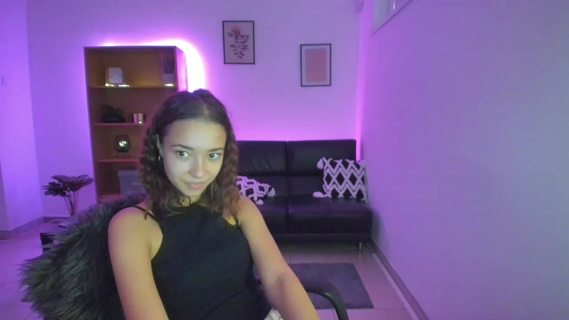 Gallery image thumbnail from Lara_lust18's myfreecams stream on, 02/28/2023, 12:31 image 2 of 20