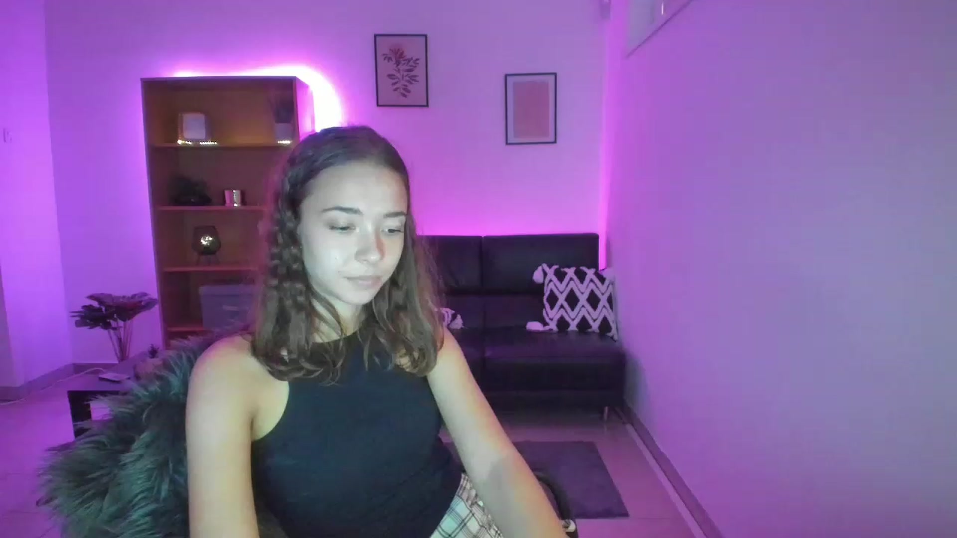 Gallery image thumbnail from Lara_lust18's myfreecams stream on, 02/28/2023, 12:31 image 12 of 20
