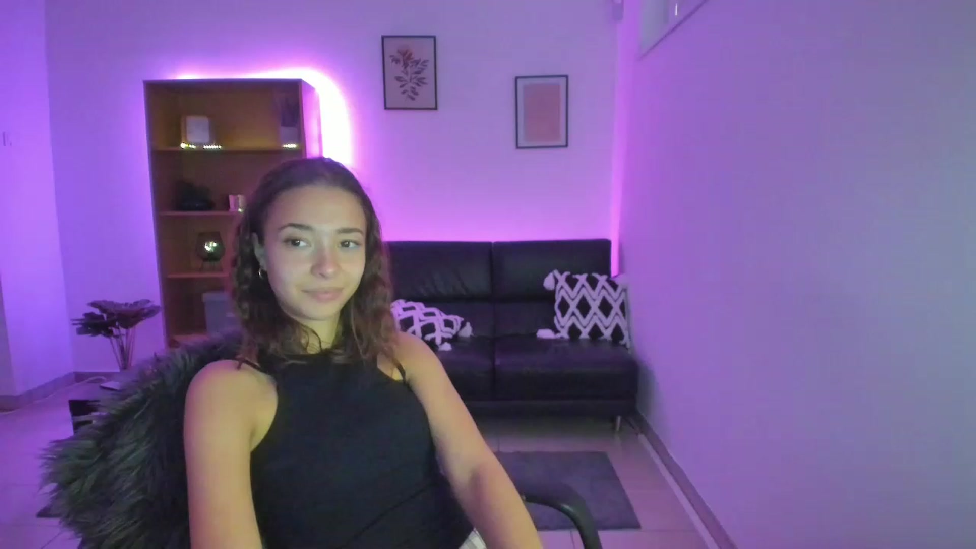 Gallery image thumbnail from Lara_lust18's myfreecams stream on, 02/28/2023, 12:31 image 3 of 20