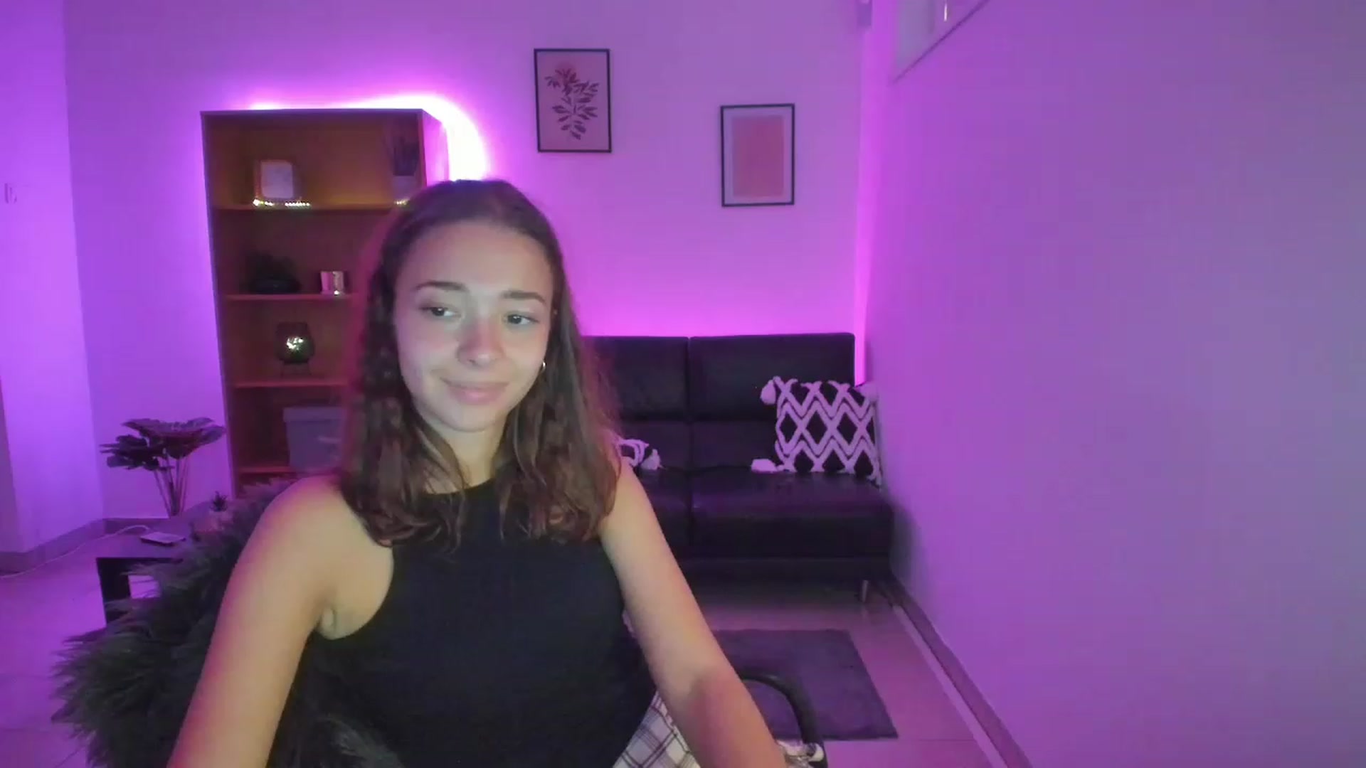 Gallery image thumbnail from Lara_lust18's myfreecams stream on, 02/28/2023, 12:31 image 11 of 20