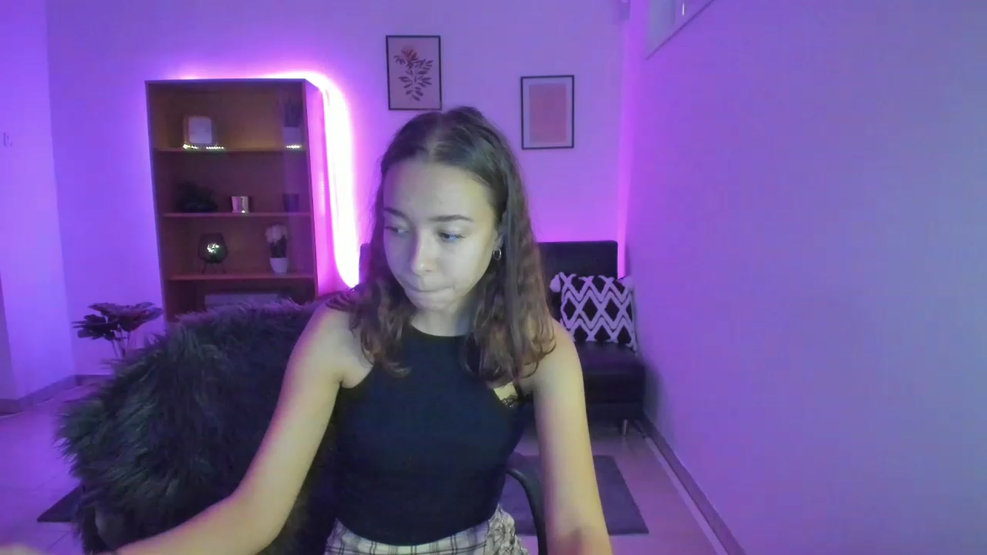 Gallery image thumbnail from Lara_lust18's myfreecams stream on, 02/28/2023, 12:31 image 5 of 20