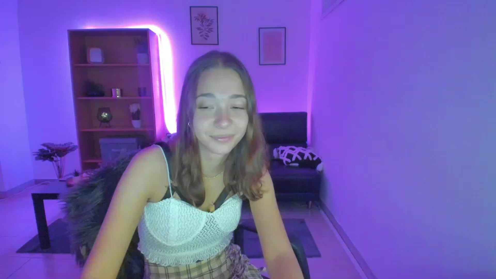 Gallery image thumbnail from Lara_lust18's myfreecams stream on, 03/02/2023, 19:56 image 15 of 20