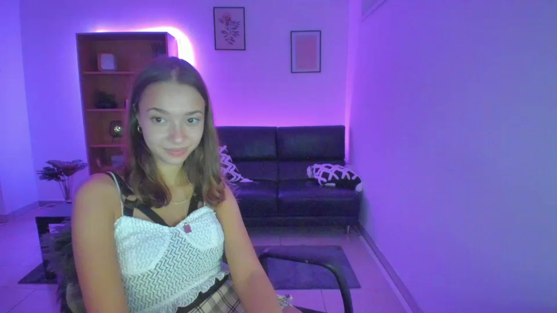 Gallery image thumbnail from Lara_lust18's myfreecams stream on, 03/02/2023, 20:57 image 18 of 20