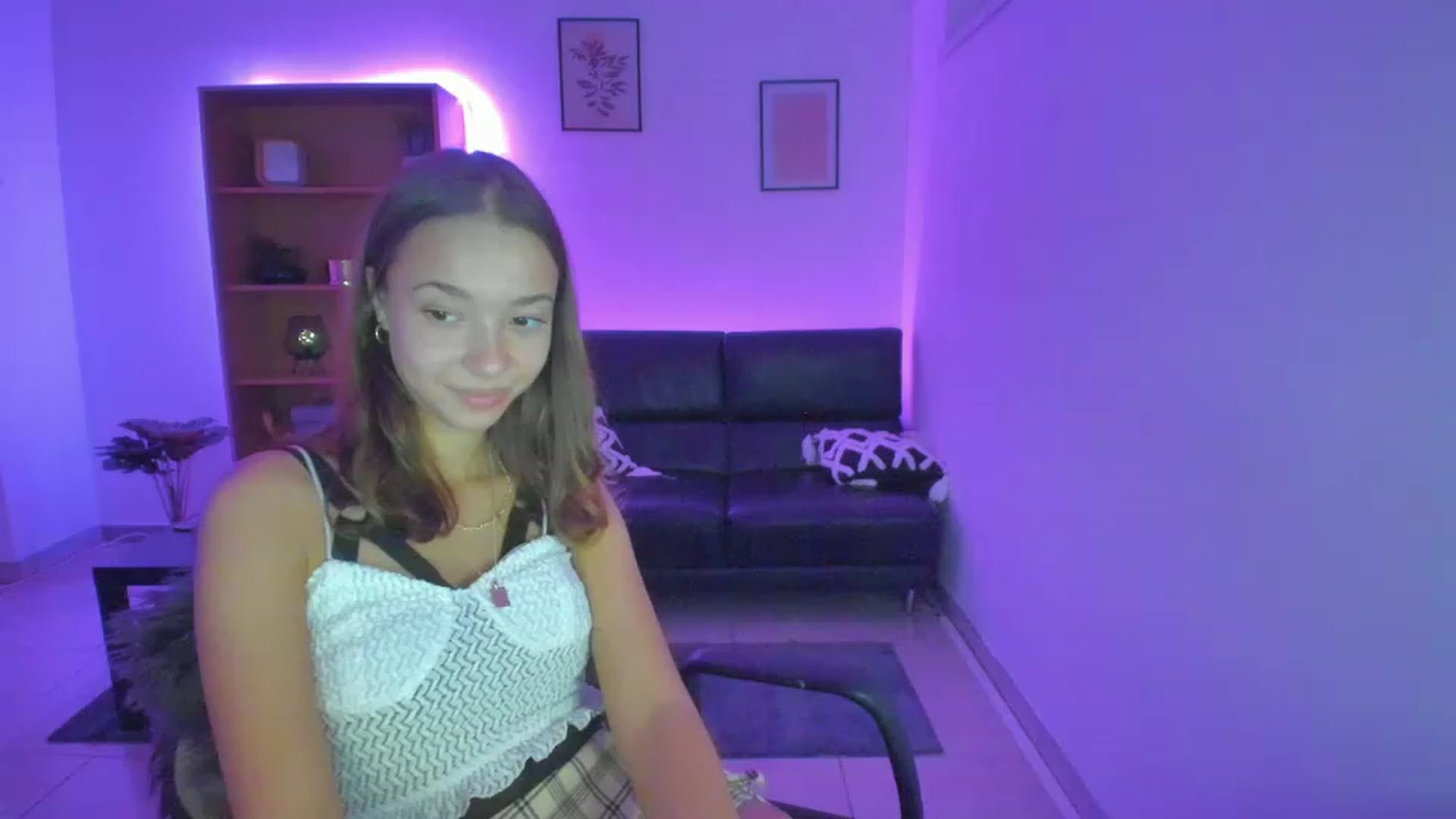 Gallery image thumbnail from Lara_lust18's myfreecams stream on, 03/02/2023, 20:57 image 17 of 20