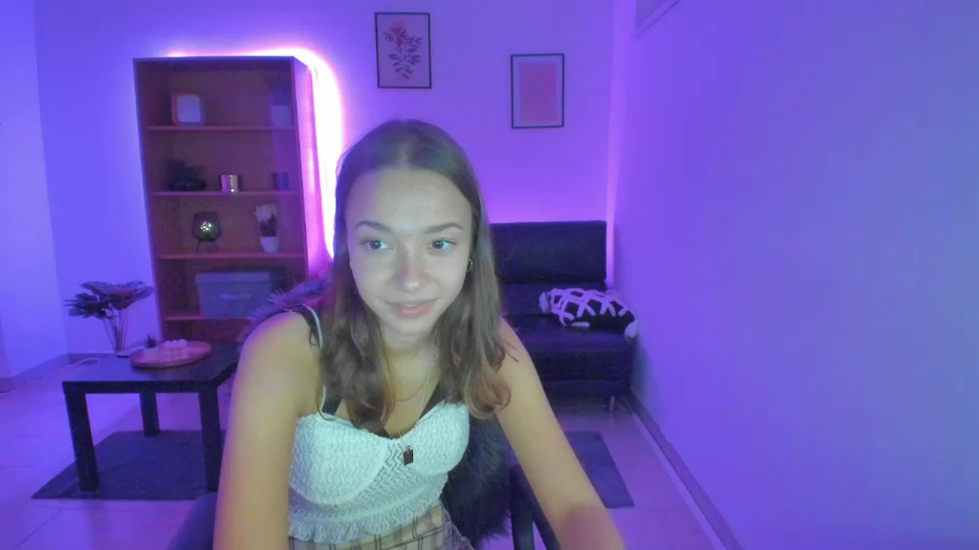 Gallery image thumbnail from Lara_lust18's myfreecams stream on, 03/02/2023, 20:57 image 15 of 20
