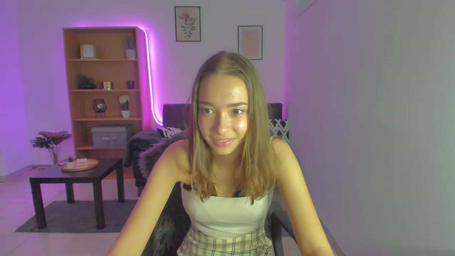 Gallery image thumbnail from Lara_lust18's myfreecams stream on, 03/04/2023, 15:35 image 8 of 20