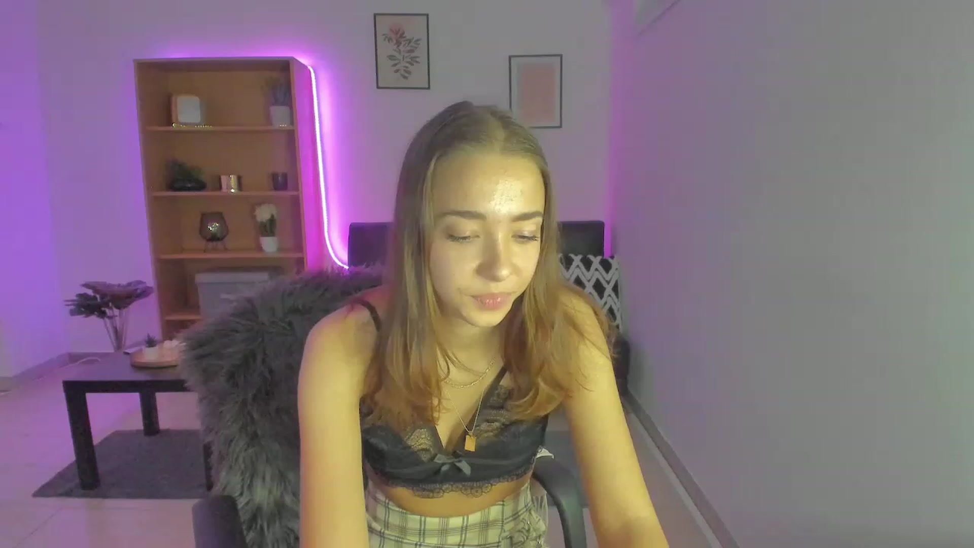 Gallery image thumbnail from Lara_lust18's myfreecams stream on, 03/04/2023, 15:35 image 20 of 20