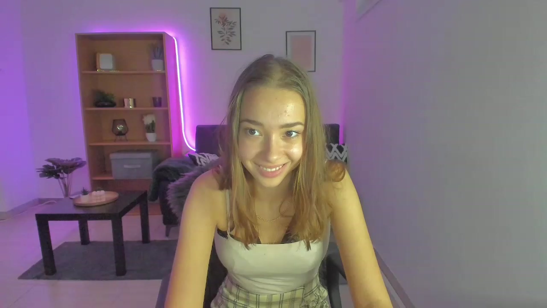 Gallery image thumbnail from Lara_lust18's myfreecams stream on, 03/04/2023, 15:35 image 5 of 20