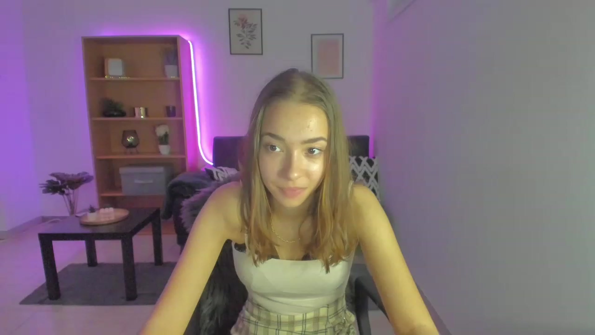 Gallery image thumbnail from Lara_lust18's myfreecams stream on, 03/04/2023, 15:35 image 13 of 20