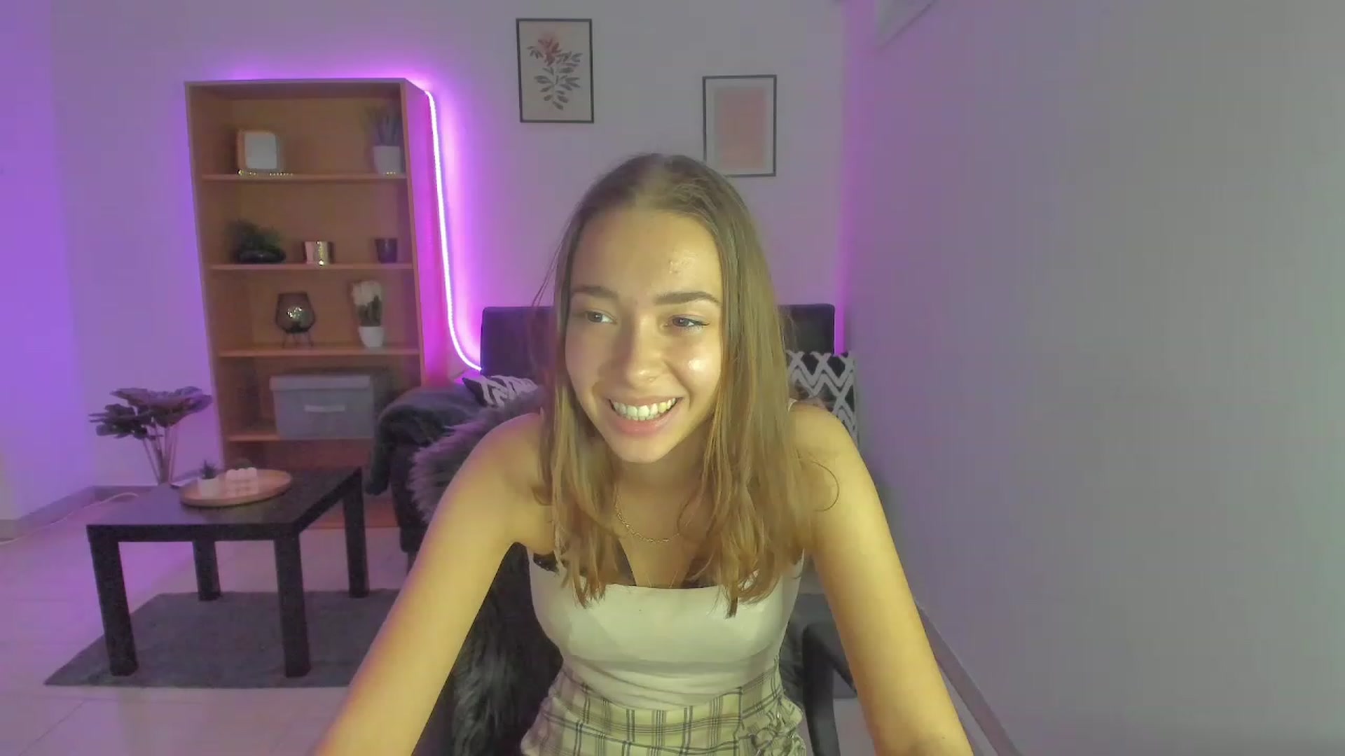Gallery image thumbnail from Lara_lust18's myfreecams stream on, 03/04/2023, 15:35 image 6 of 20