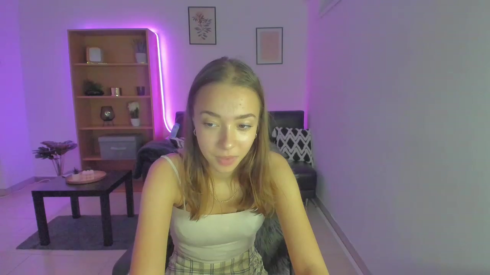 Gallery image thumbnail from Lara_lust18's myfreecams stream on, 03/04/2023, 16:26 image 18 of 20