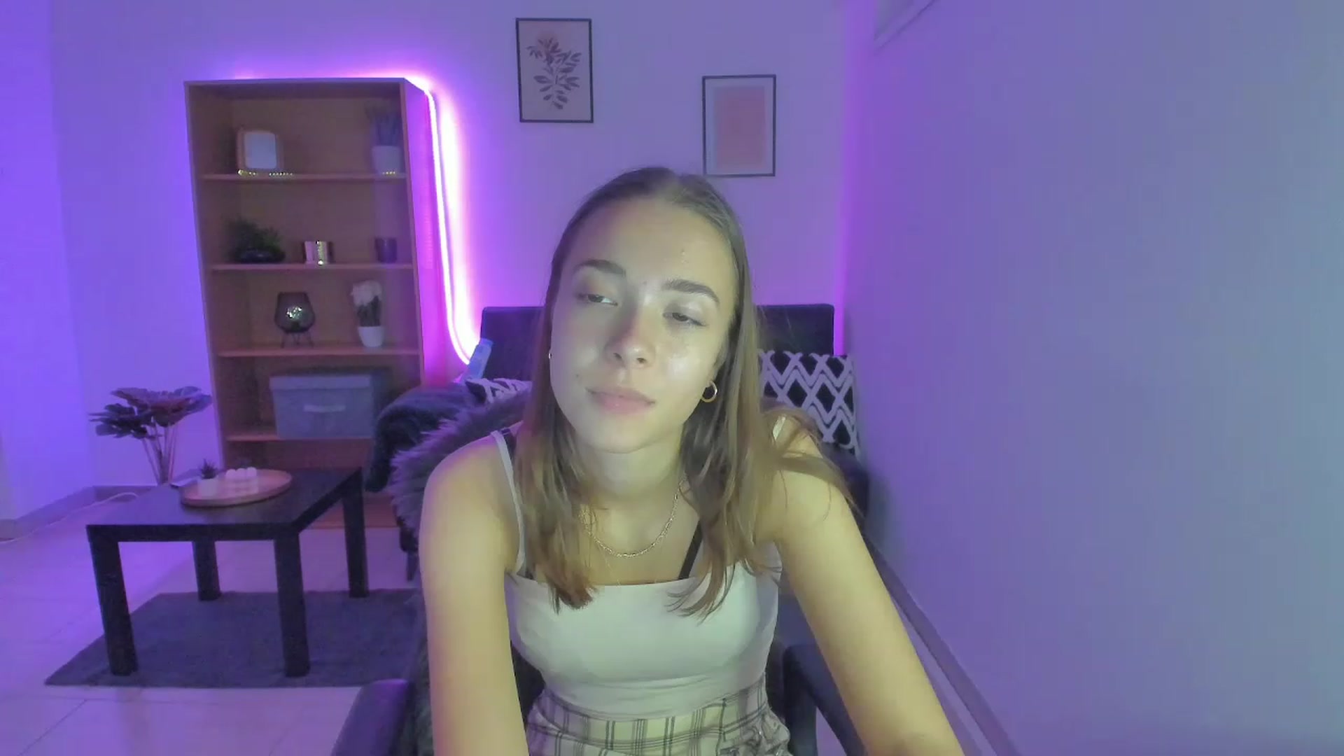 Gallery image thumbnail from Lara_lust18's myfreecams stream on, 03/04/2023, 17:50 image 12 of 20