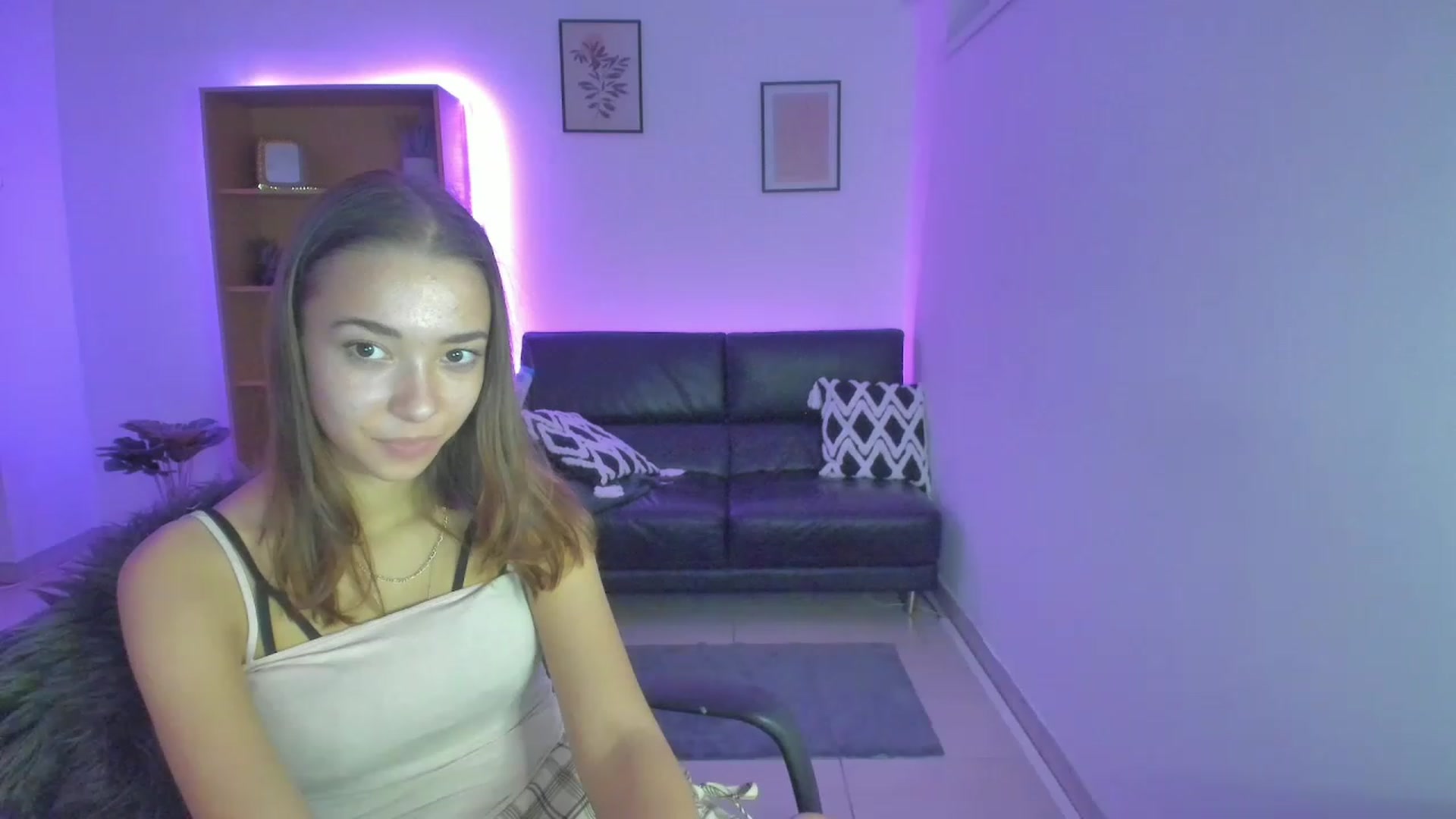 Gallery image thumbnail from Lara_lust18's myfreecams stream on, 03/04/2023, 17:50 image 15 of 20