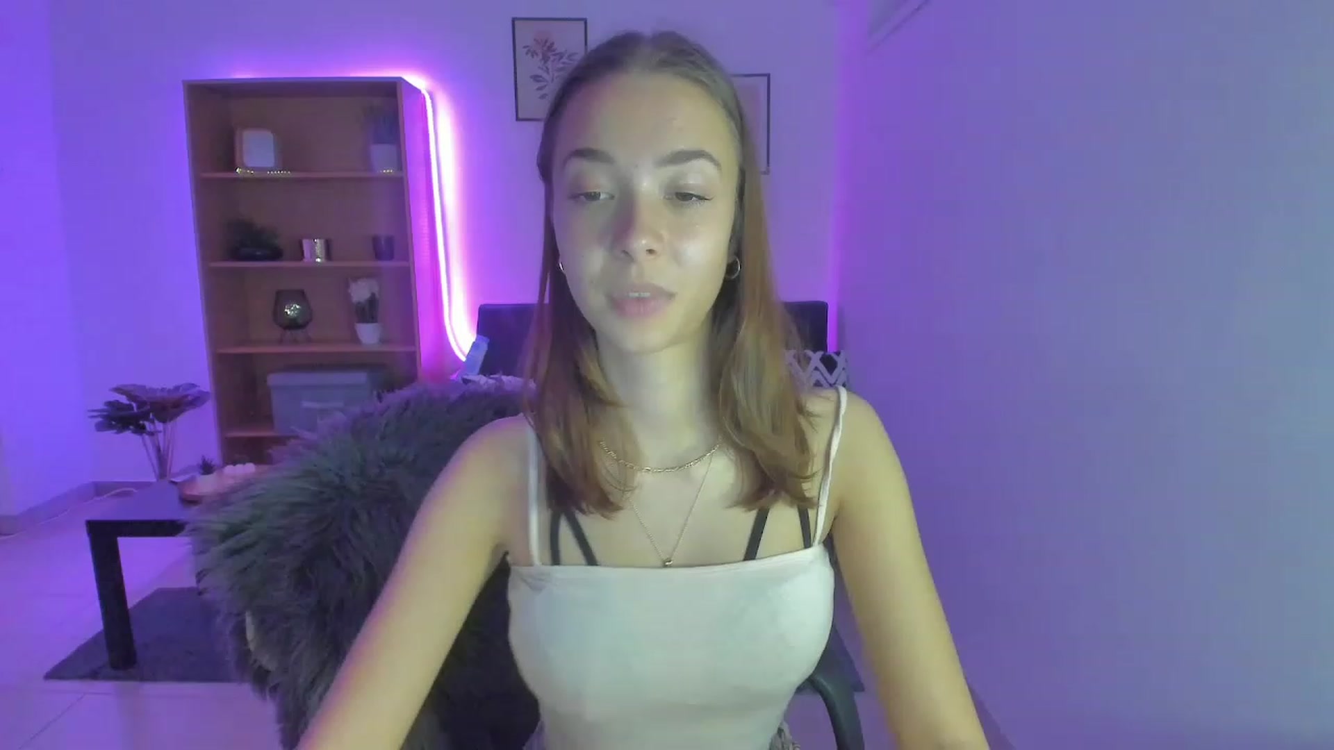 Gallery image thumbnail from Lara_lust18's myfreecams stream on, 03/04/2023, 17:50 image 9 of 20