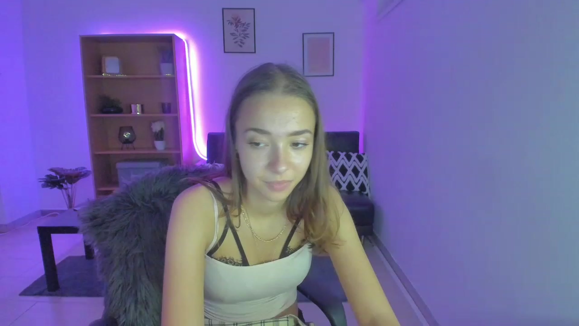 Gallery image thumbnail from Lara_lust18's myfreecams stream on, 03/04/2023, 18:54 image 16 of 20